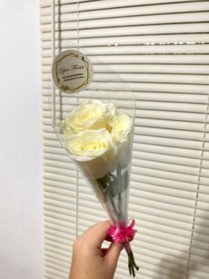 Triple white roses simple